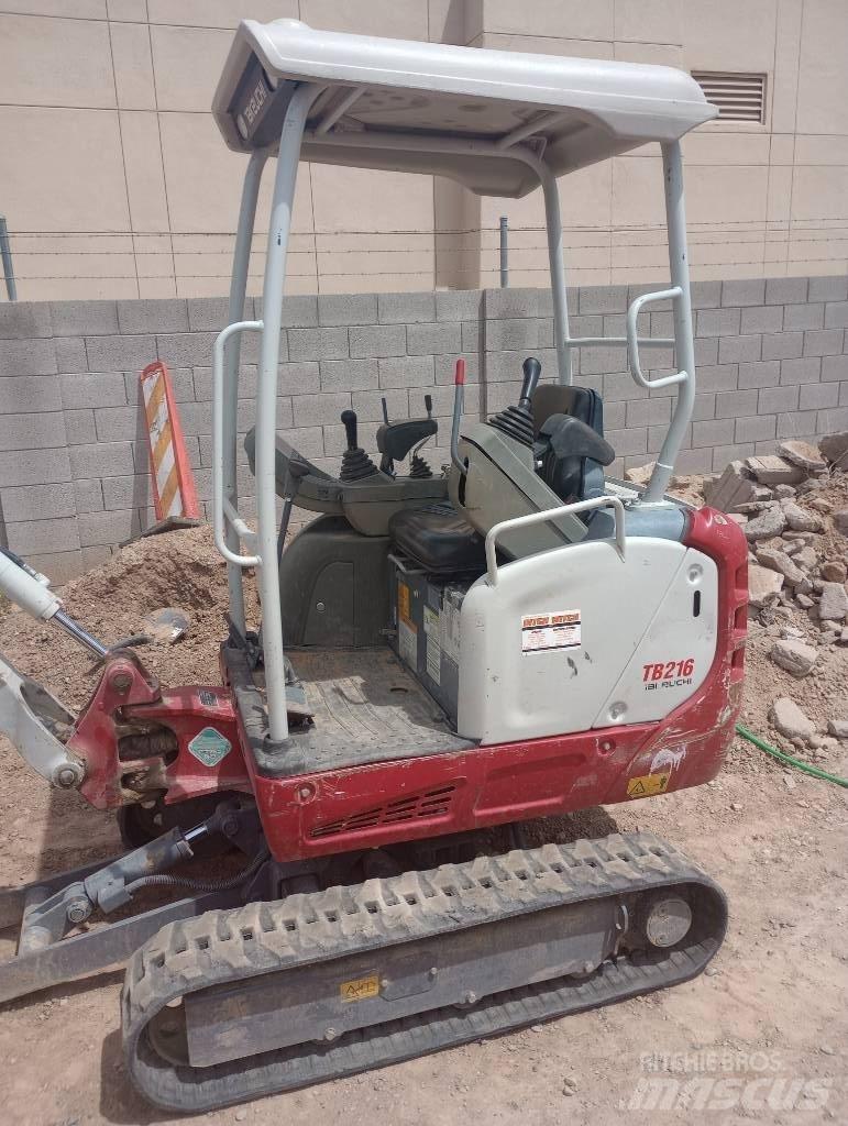 Takeuchi TB216RA Rezervni delovi i oprema za bušenje