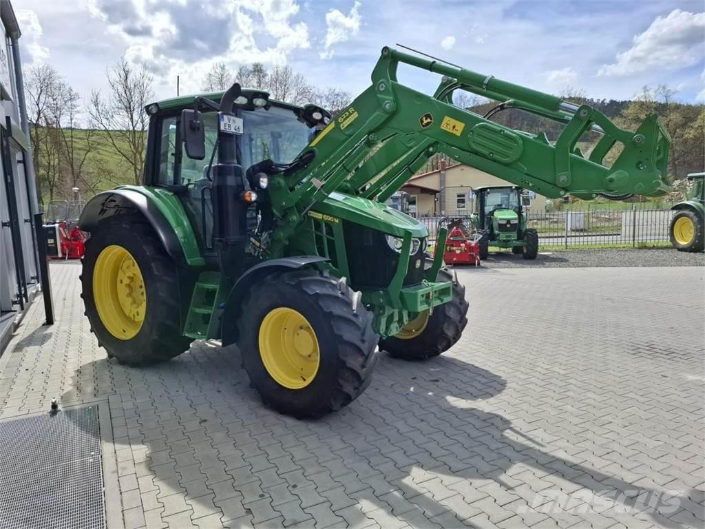 John Deere 6120M Traktori