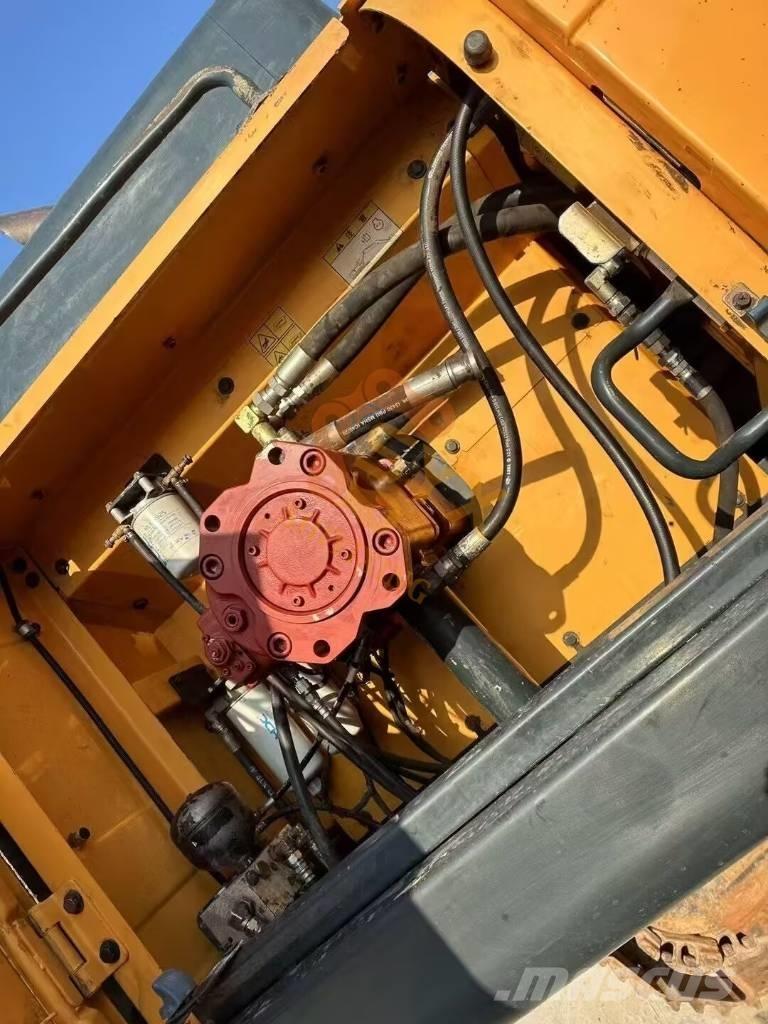 Hyundai Robex 520 VS Bageri guseničari