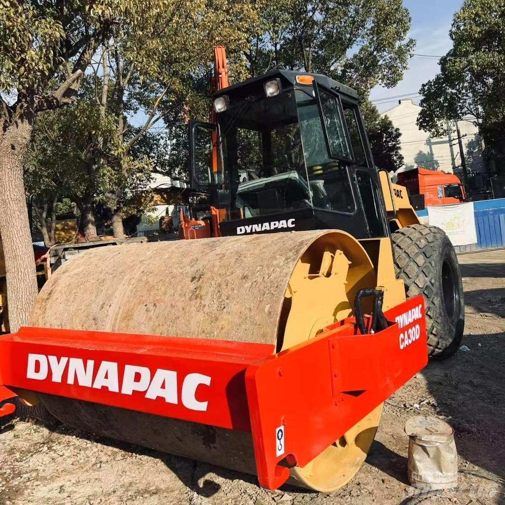 Dynapac CA 30 D Valjci sa jednim bubnjem