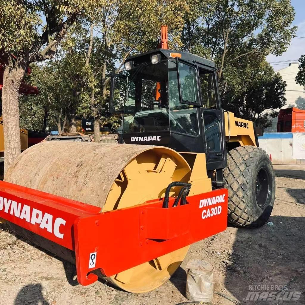 Dynapac CA 30 D Valjci sa jednim bubnjem
