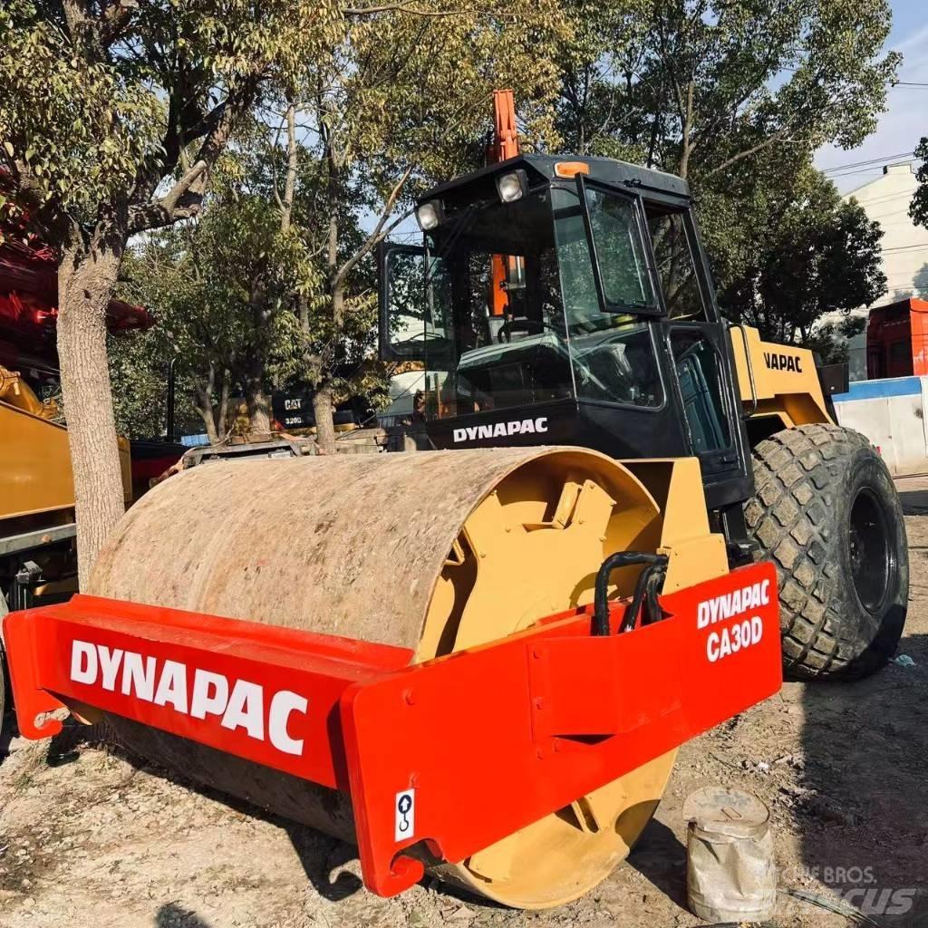 Dynapac CA 30 D Valjci sa jednim bubnjem