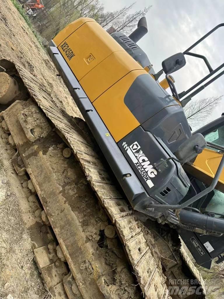 XCMG XE 245 DK Bageri guseničari
