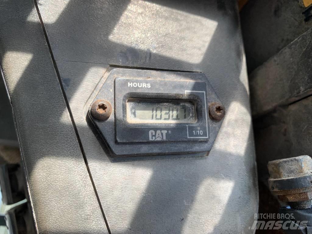 CAT 246 Skid steer mini utovarivači