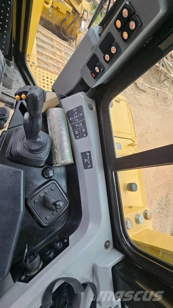 CAT D 6 T LGP Buldožeri guseničari