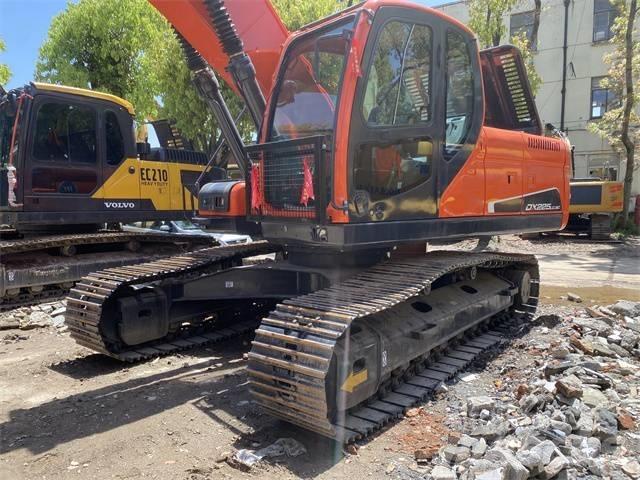 Doosan DX 225 LC Bageri guseničari