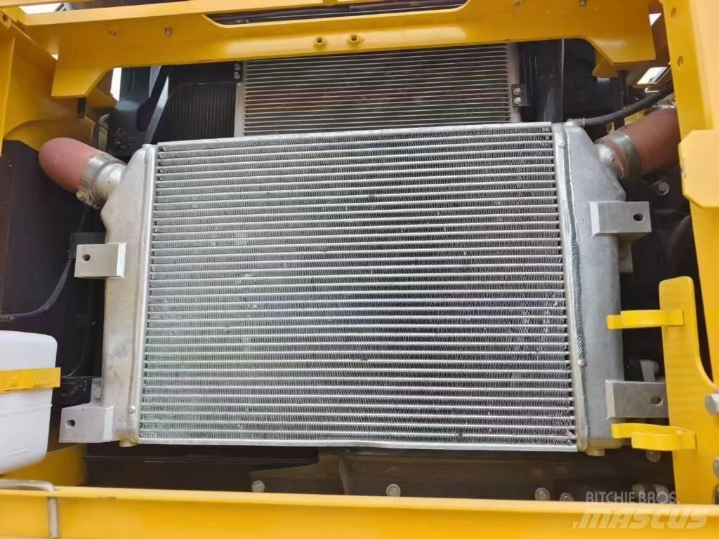 Komatsu 350-8 Bageri guseničari