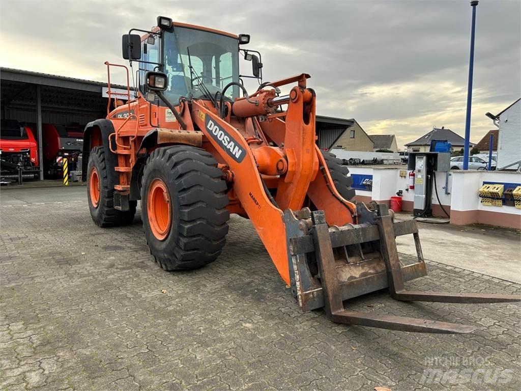 Doosan DL 300 Utovarivači na točkove