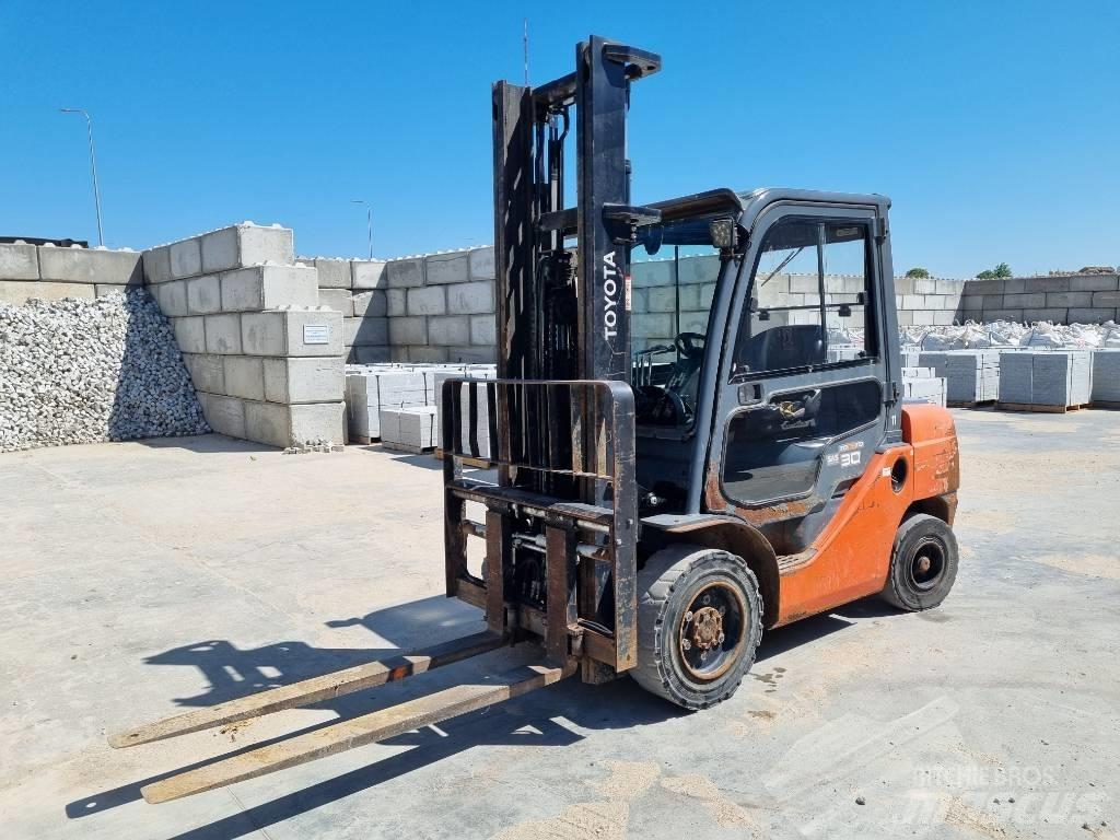 Toyota 02-8 FD F 30 Dizelski viljuškari