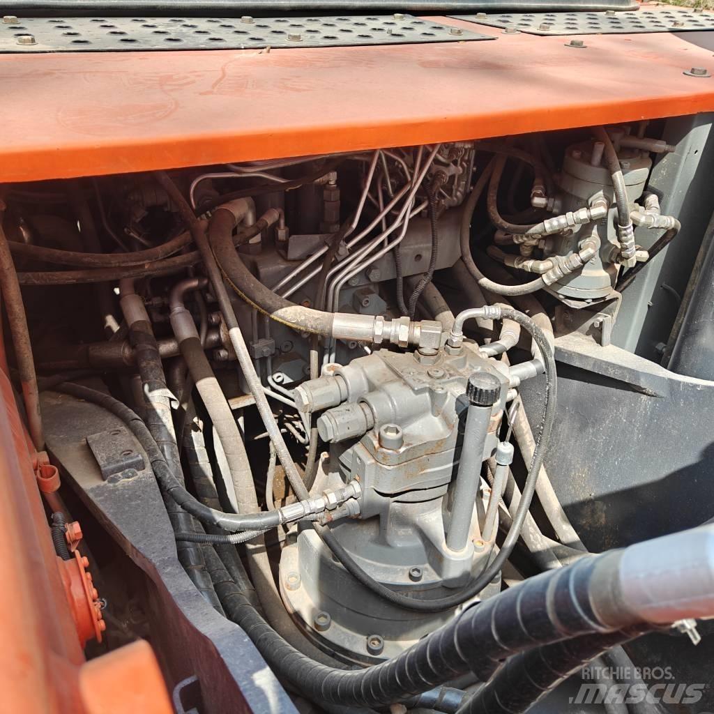 Hitachi ZX200 Bageri guseničari