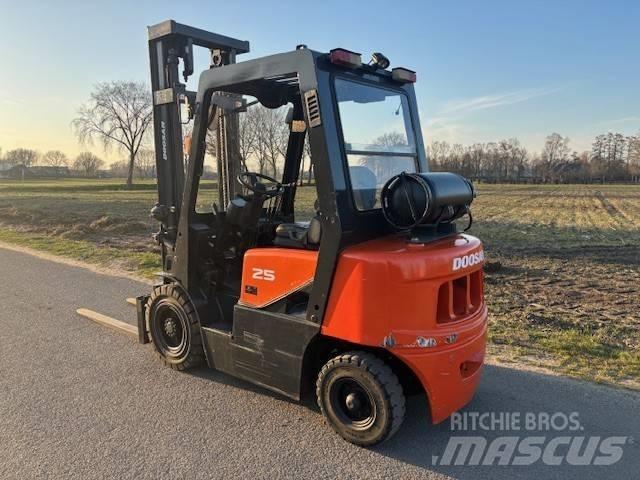 Doosan G 25 G Plinski viljuškari