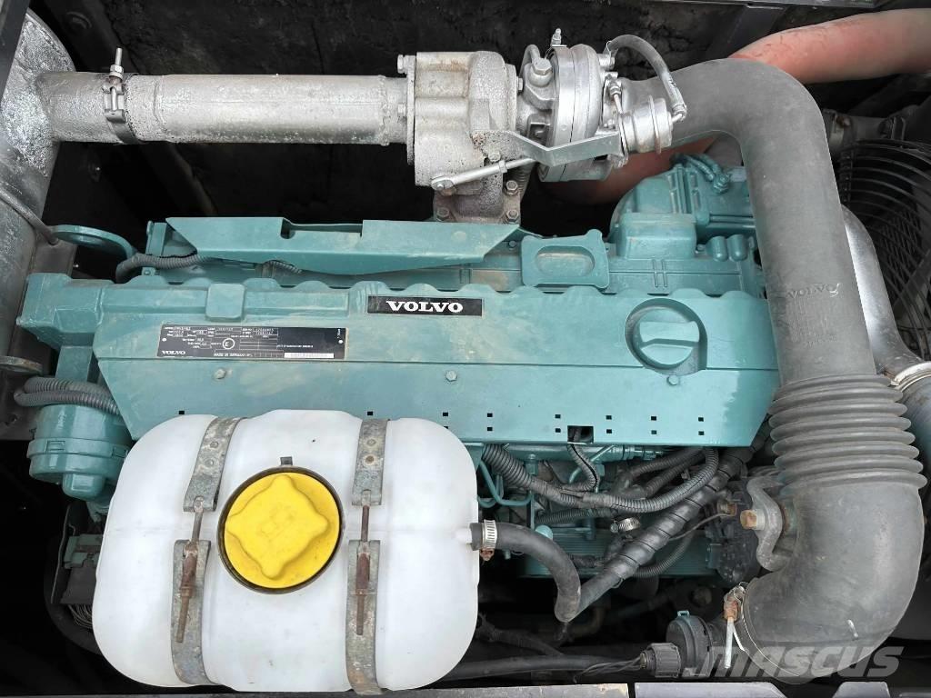 Volvo EC210D Bageri guseničari