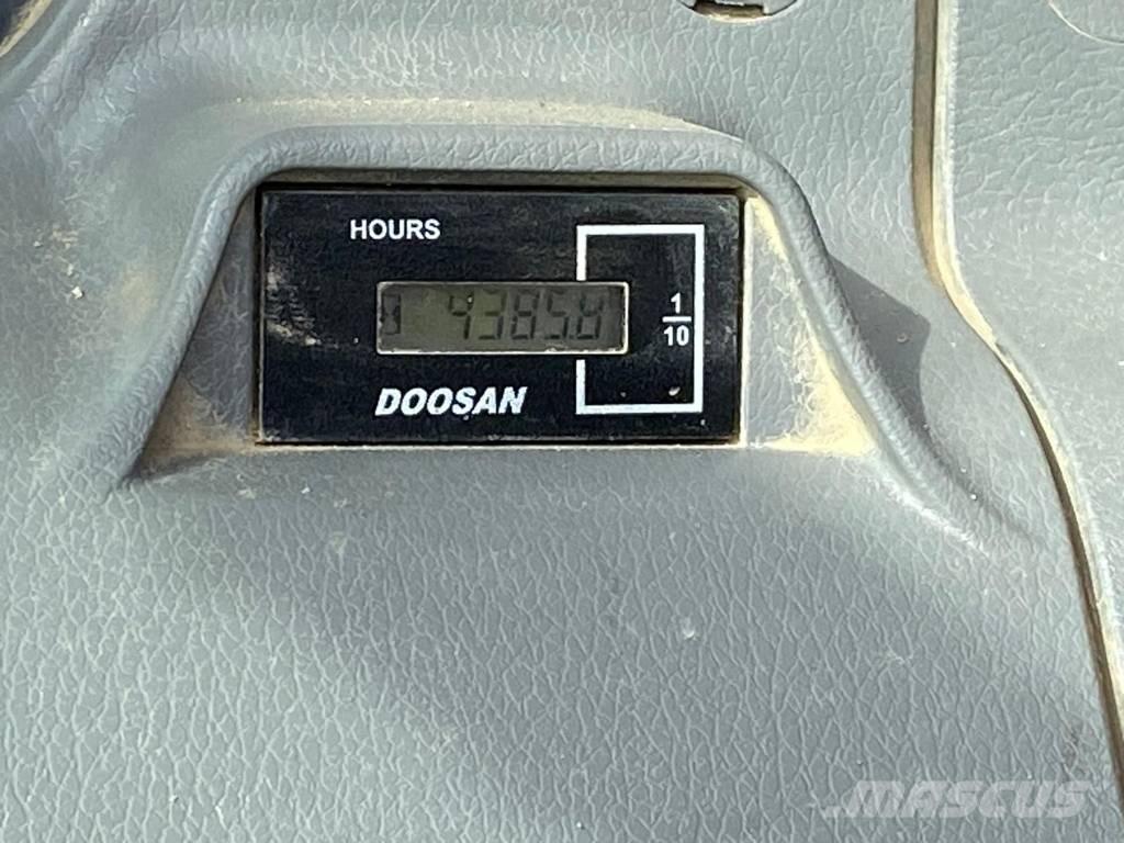 Doosan DX 160 LC Bageri guseničari