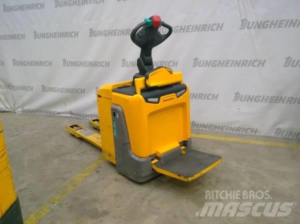 Jungheinrich ERE 225 Nisko podizni električni viljuškar sa stajalištom
