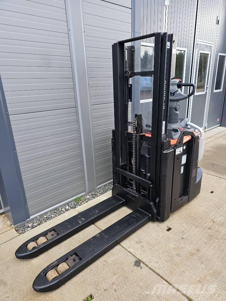 BT SPE 200 D 2500mm Ručni električni viljuškar