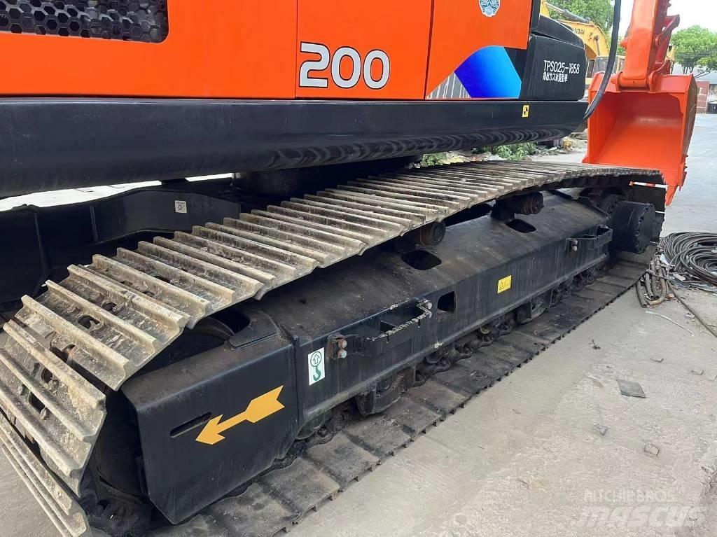 Hitachi ZX 200 Bageri guseničari