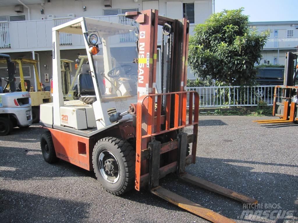 Nissan PH02A20 Viljuškari - ostalo