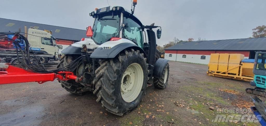 Valtra T 234 Versu Traktori