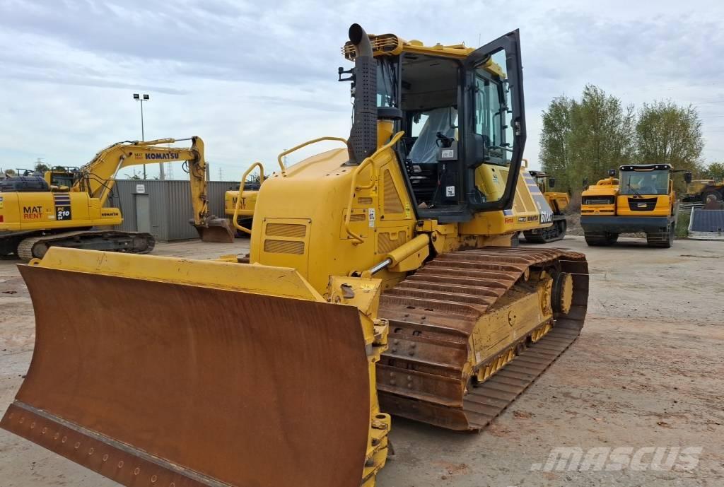 Komatsu D61PXI-24E0 Buldožeri guseničari