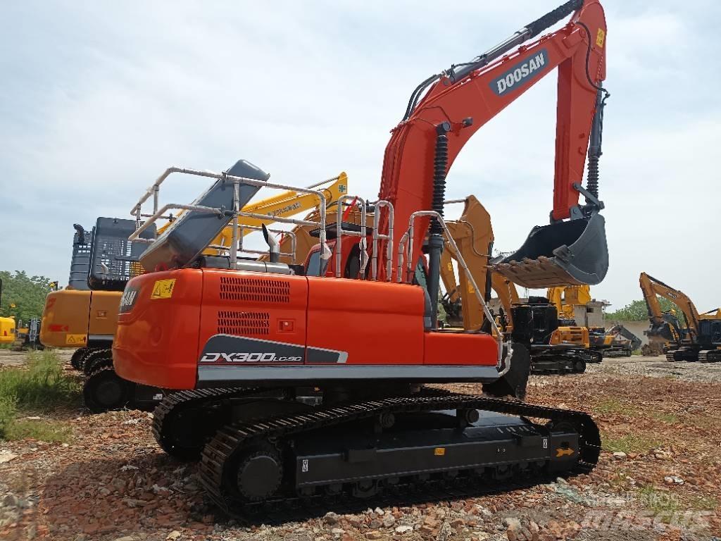 Doosan DX300LC Bageri guseničari