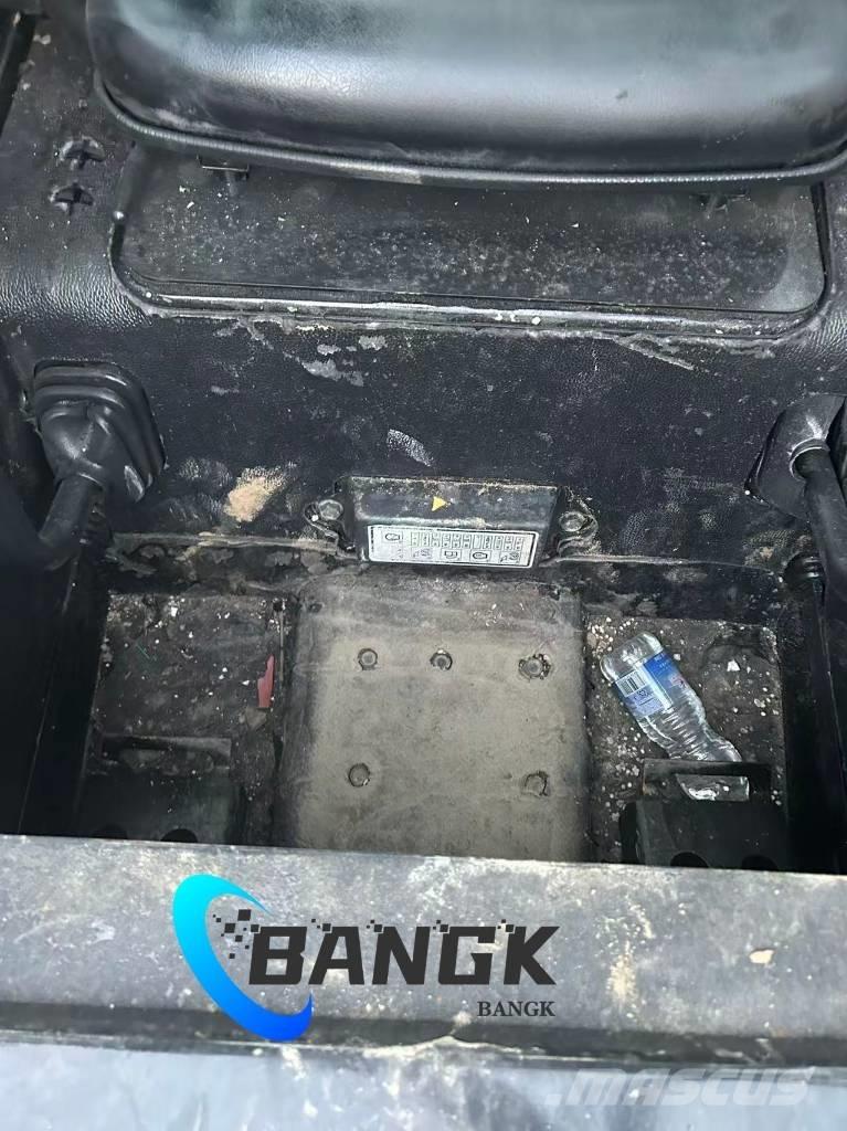  EARTHFORCE S300 Višenamenski utovarivači