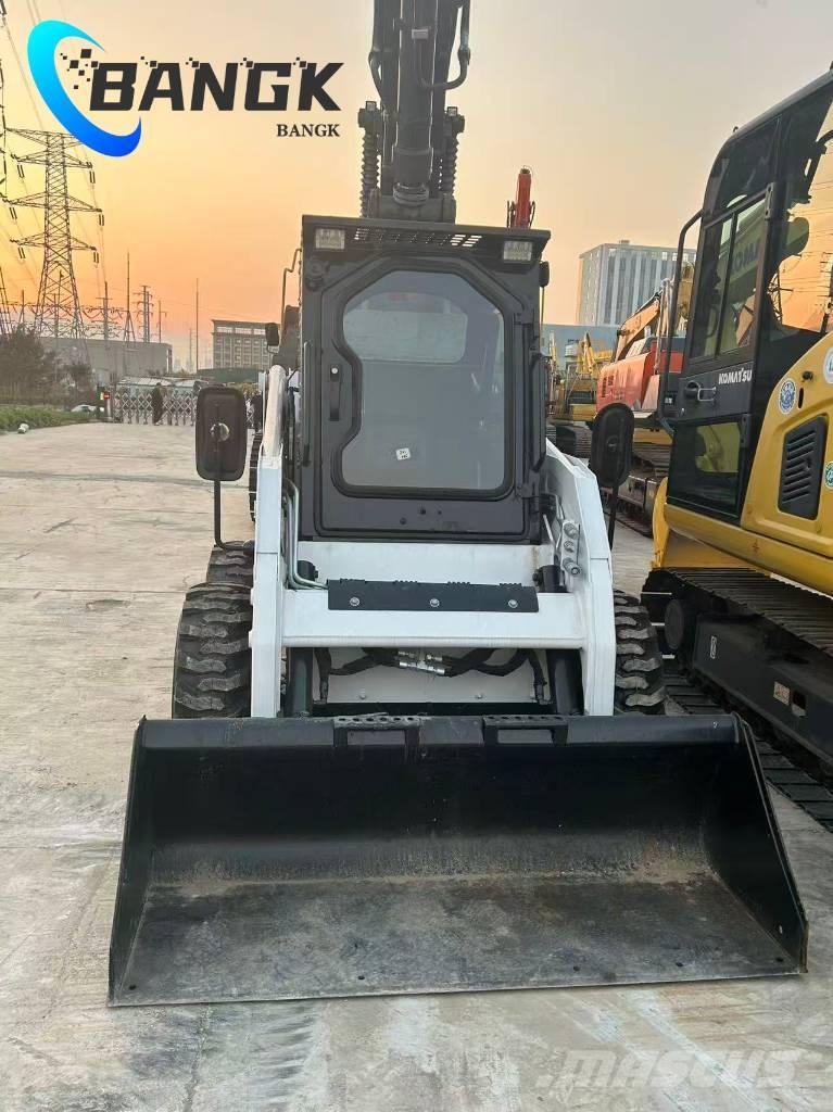  EARTHFORCE S300 Višenamenski utovarivači