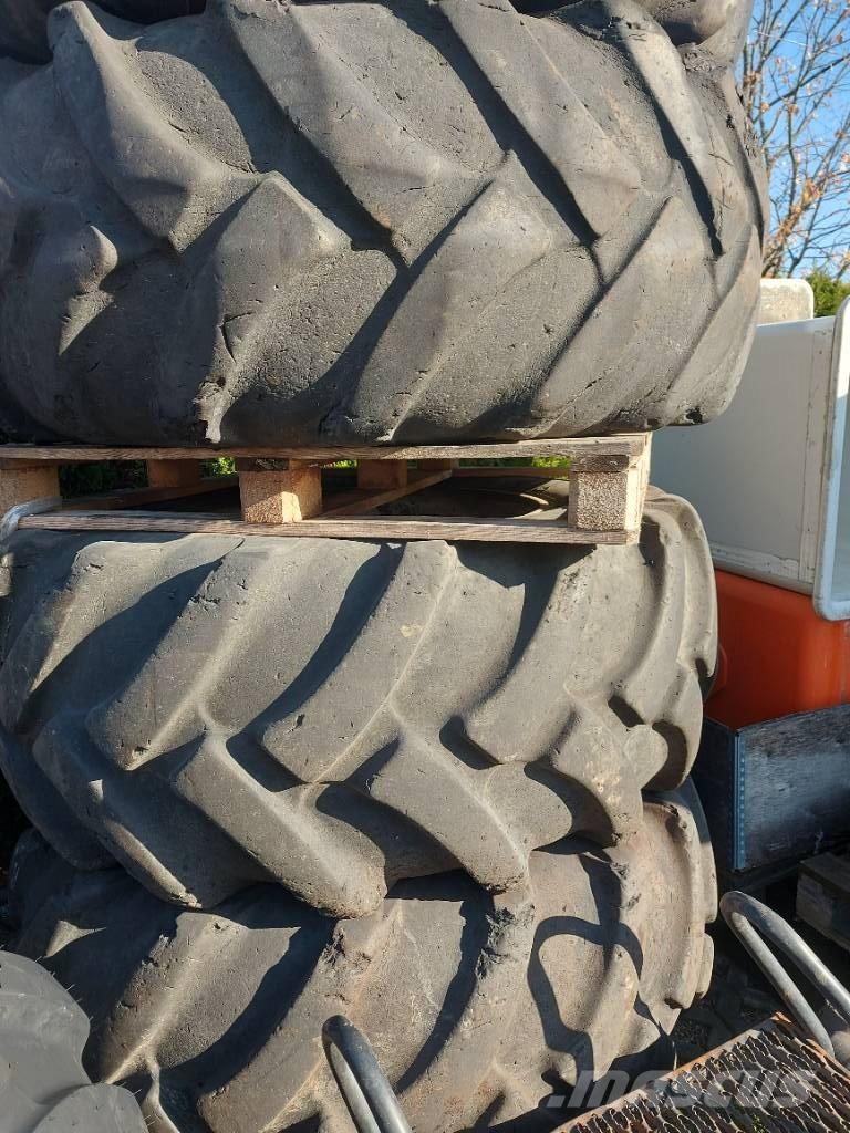 Komatsu 901 Gume, točkovi i felne