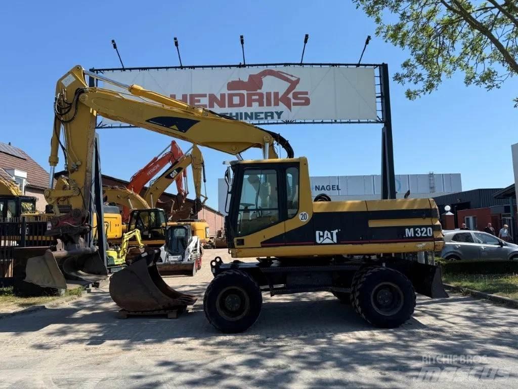 CAT M320 2001 Bageri točkaši