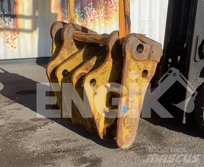 CAT Attache rapide Utovarivači na točkove