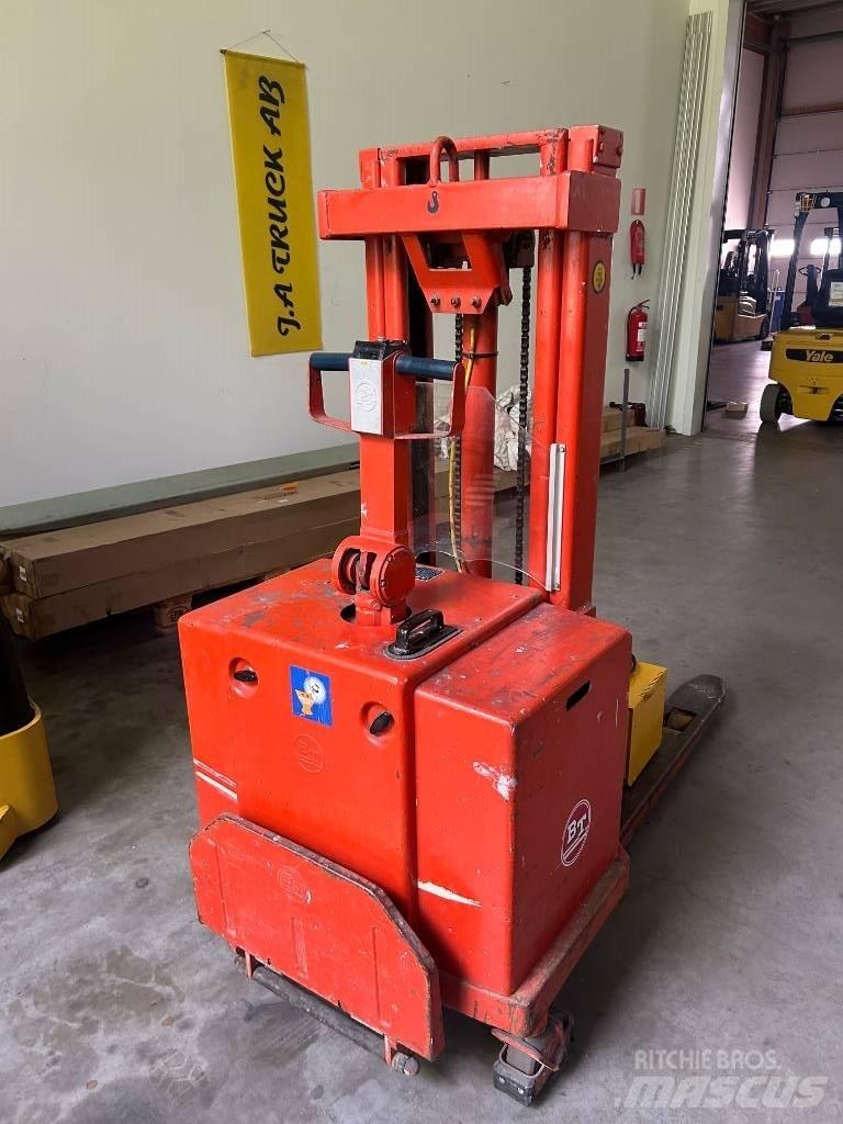 BT LSV1000/7 Ručni električni viljuškar