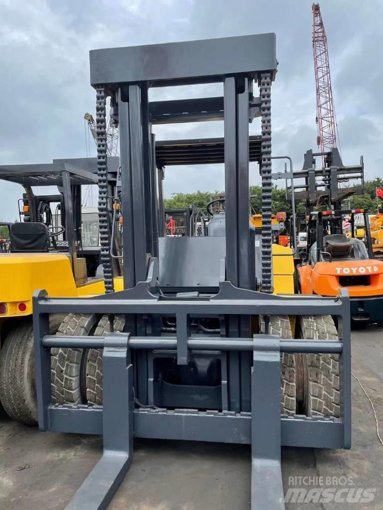 Komatsu 20 Ton Dizelski viljuškari
