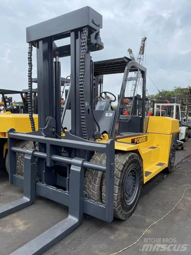 Komatsu 20 Ton Dizelski viljuškari