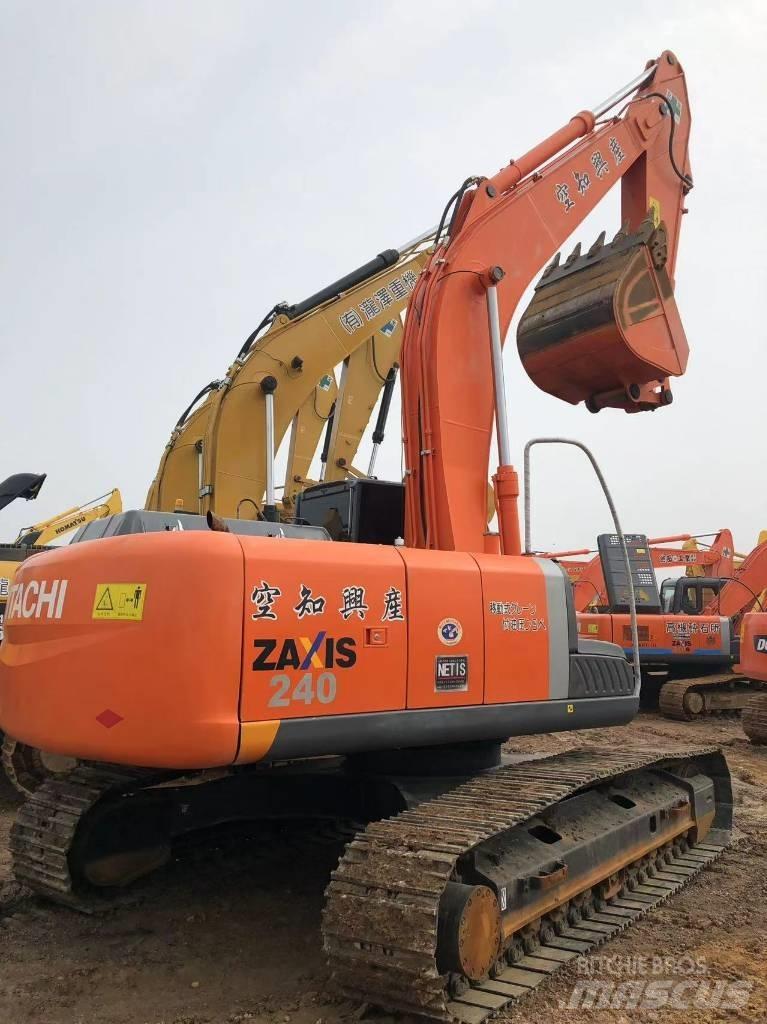 Hitachi 240 Bageri guseničari