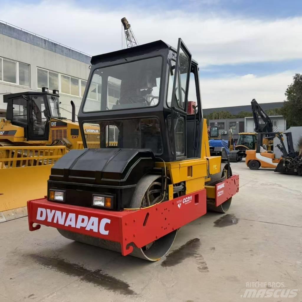 Dynapac CC 211 Valjci sa duplim bubnjem