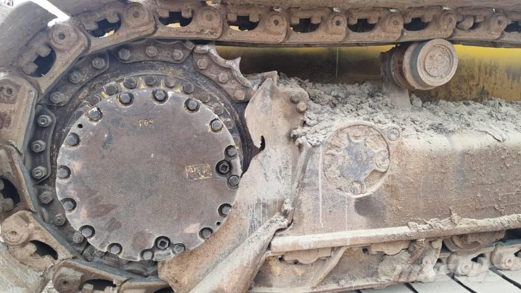 Komatsu D 51 EX-22 Buldožeri guseničari