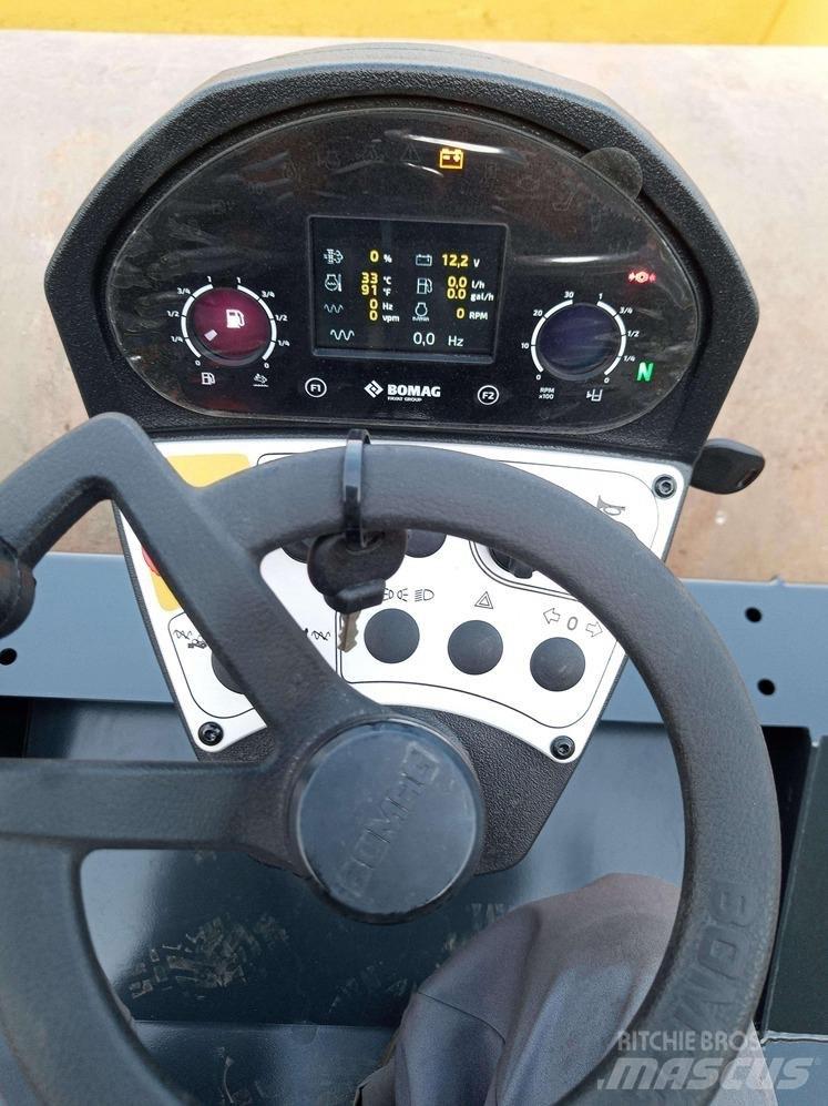 Bomag BW 218 D-5 SL Valjci sa jednim bubnjem