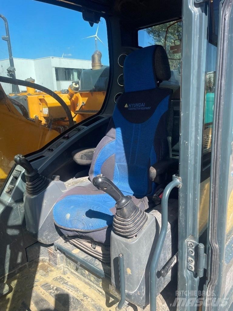 Hyundai HX 235 Bageri guseničari