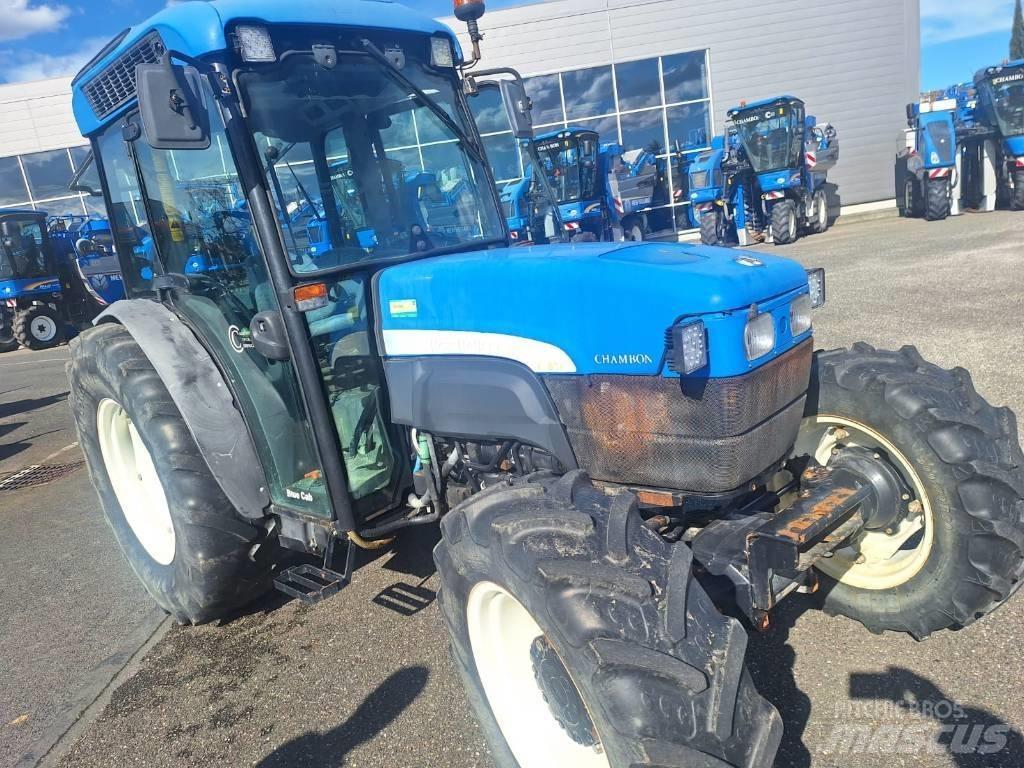 New Holland TNF 85A Traktori