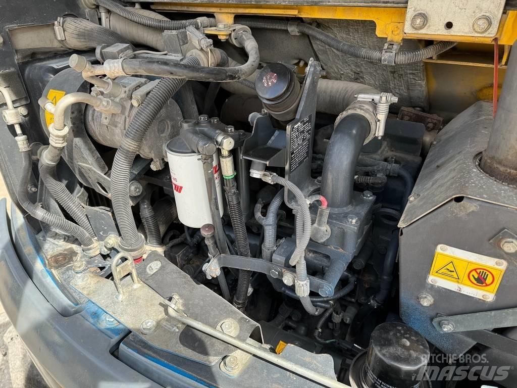 Komatsu PW 98 MR-8 Bageri točkaši