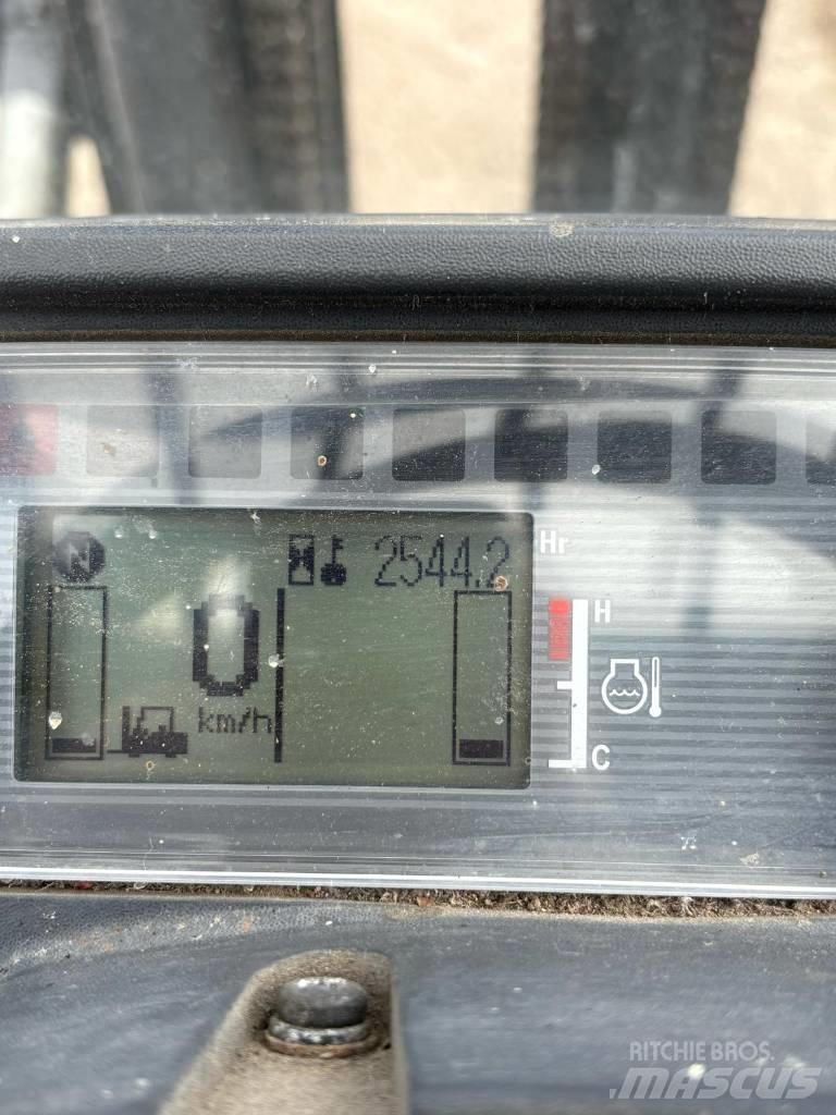 CAT DP 25 NT Dizelski viljuškari