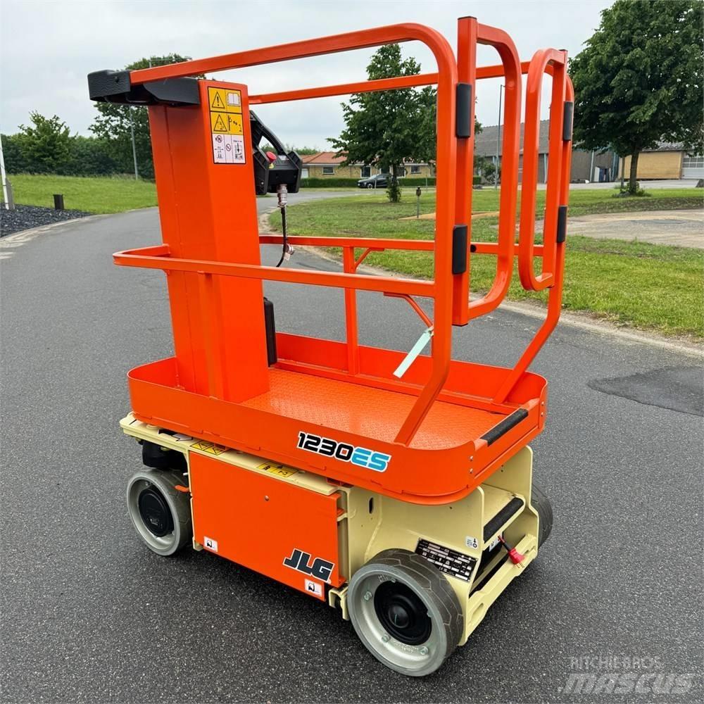 JLG 1230 ES Jarbolne penjajuće platforme