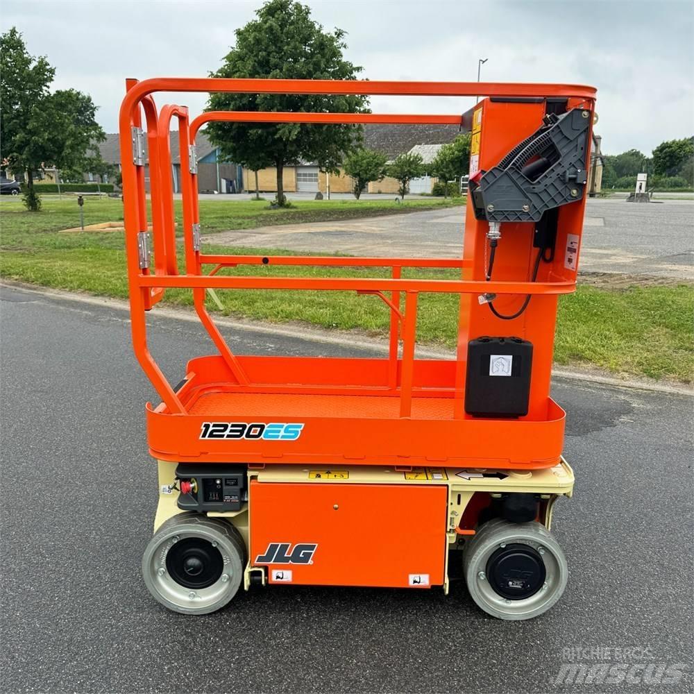 JLG 1230 ES Jarbolne penjajuće platforme
