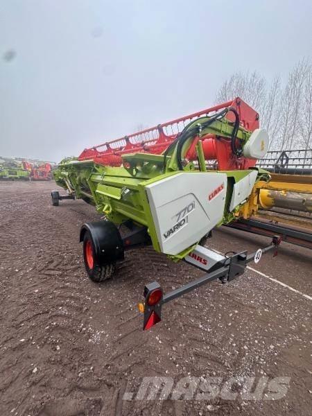 CLAAS TRION 530 Kombajni