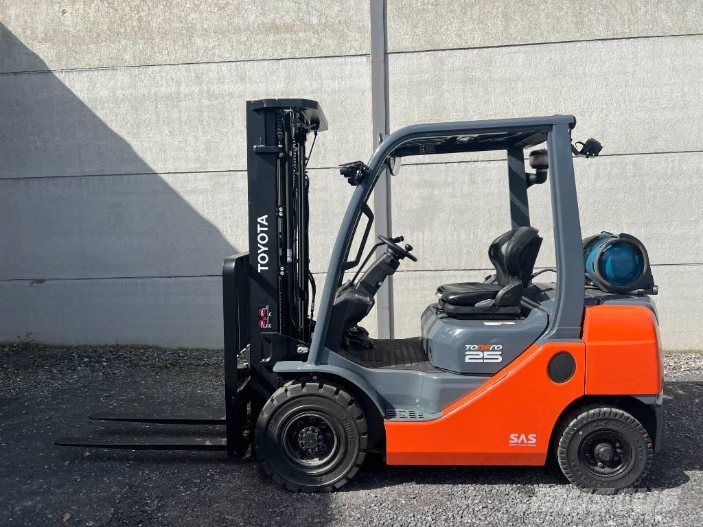 Toyota 02-8 FGF 25 Plinski viljuškari