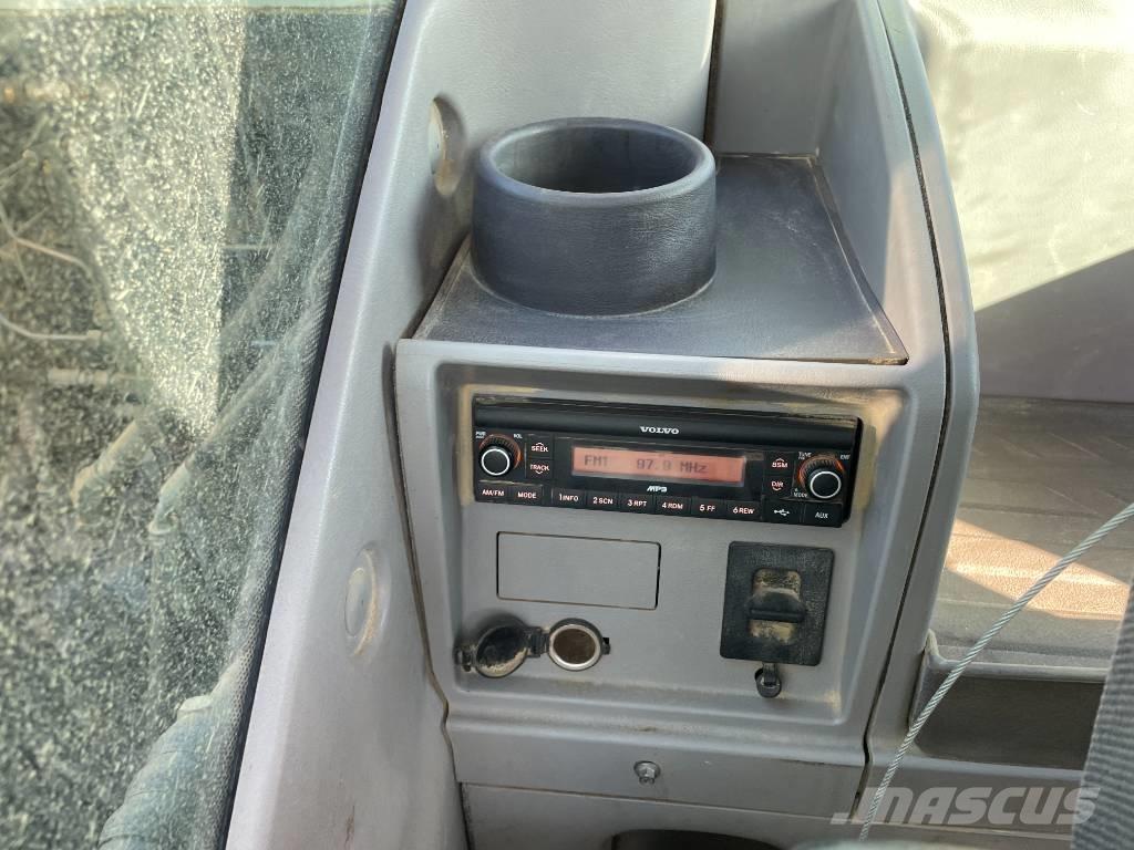 Volvo EC 140 EL Bageri guseničari