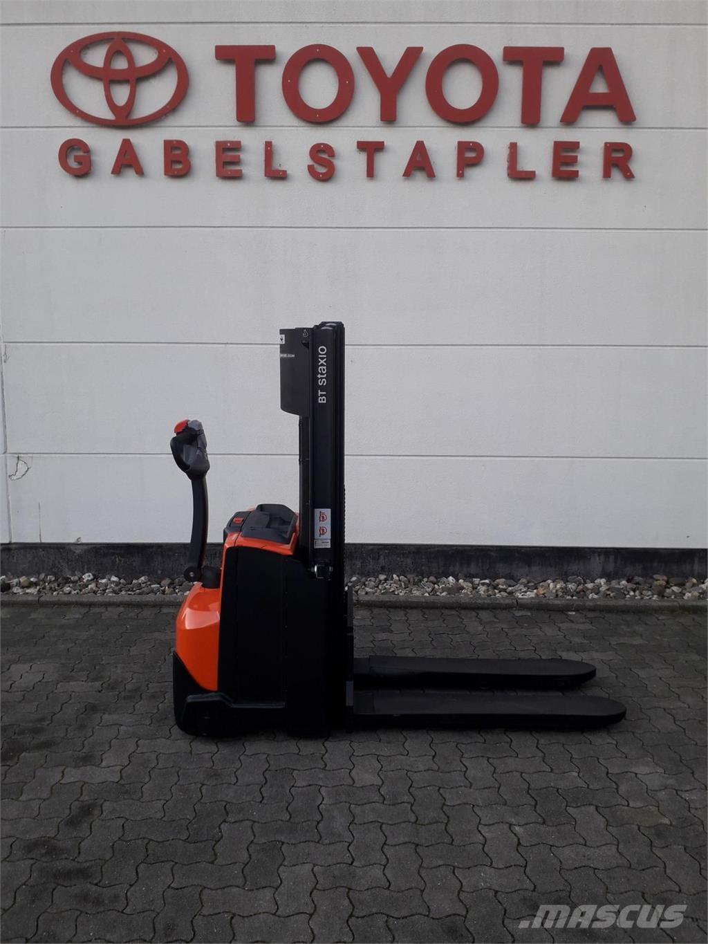 Toyota SWE120 Samopogonski ručni viljuškari