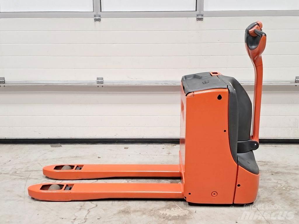 Linde T16 Nisko podizni električni viljuškar