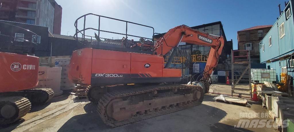 Doosan DX 300 LC Bageri guseničari