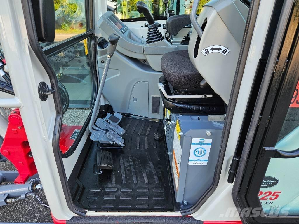 Takeuchi TB 225 Mini bageri < 7t