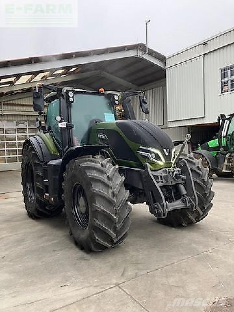 Valtra q305 Traktori